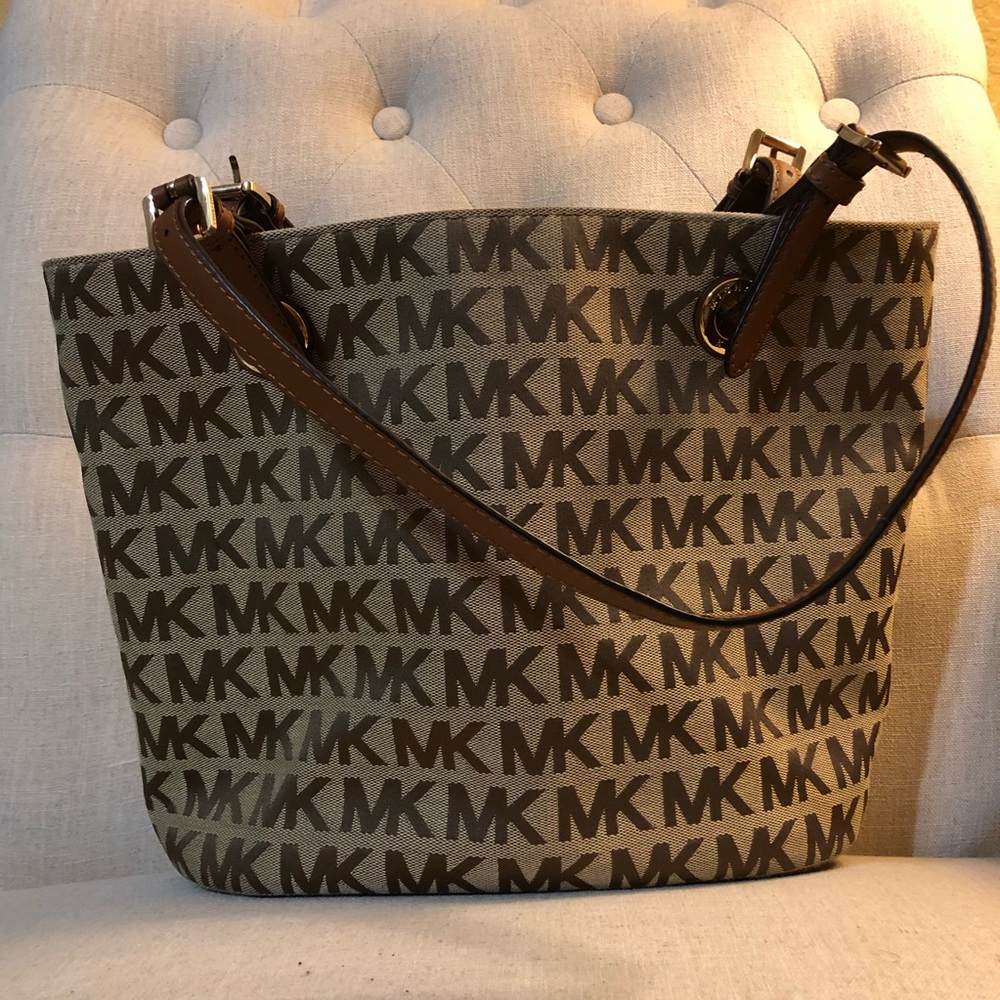 Michael Kors Logo Shoulder Bag